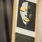 Mackenzie Signature In Daire Larnaca