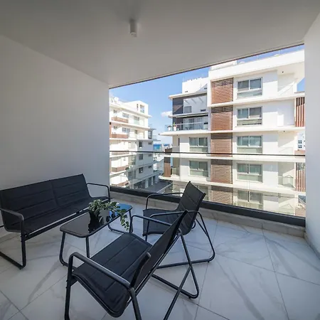 Mackenzie Signature In Larnaca