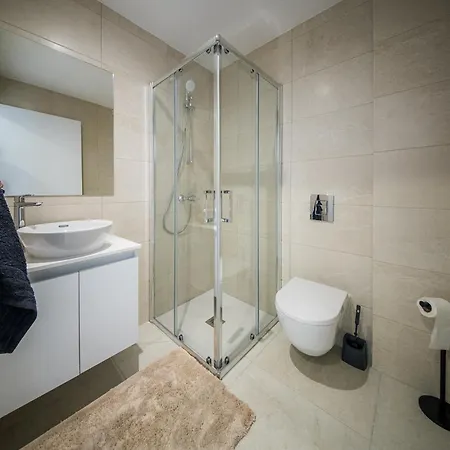Quartz Signature Apartment *