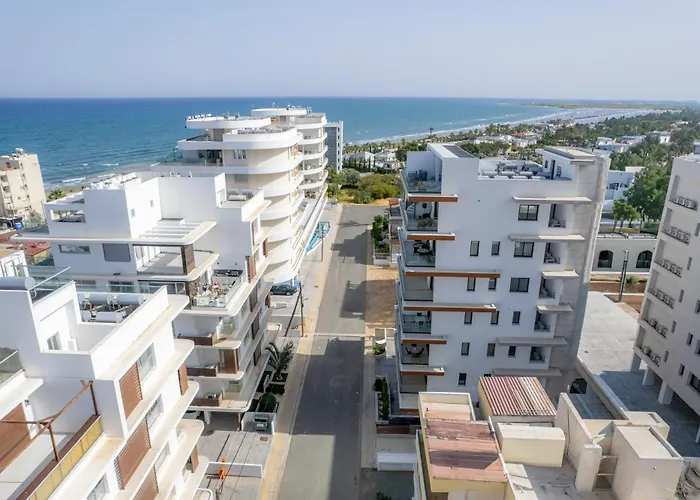 Mackenzie Signature In Larnaca